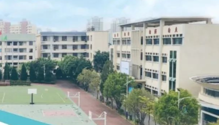校園環(huán)境