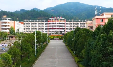 校園環(huán)境